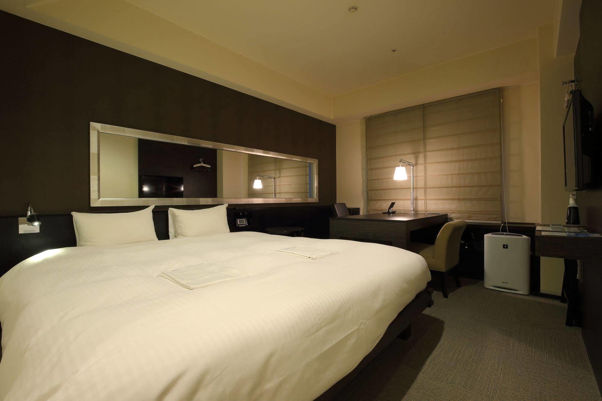 ホテル ホテルマイステイズプレミア堂島 4*